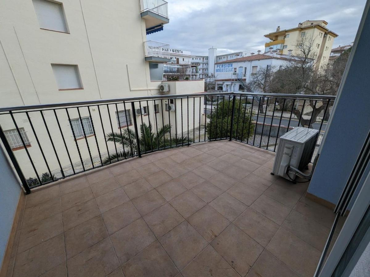 Apartamento En Roses, A 2 Minutos A Pie De Playa Екстериор снимка